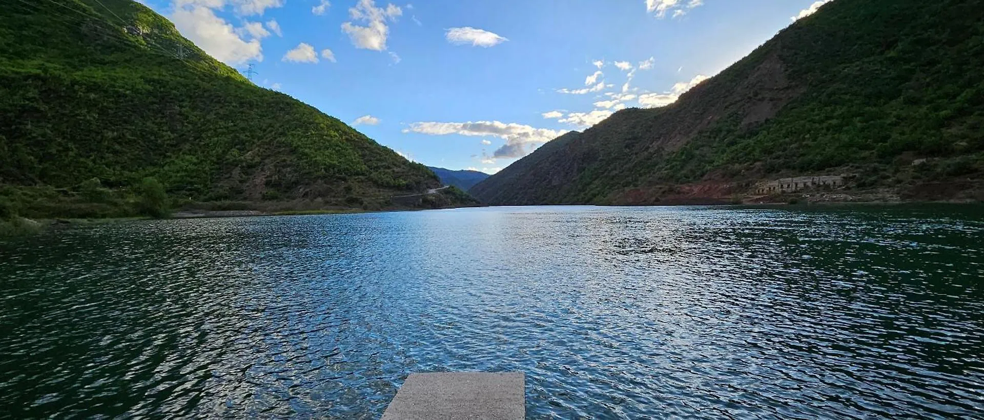 Borealis Guest House Koman