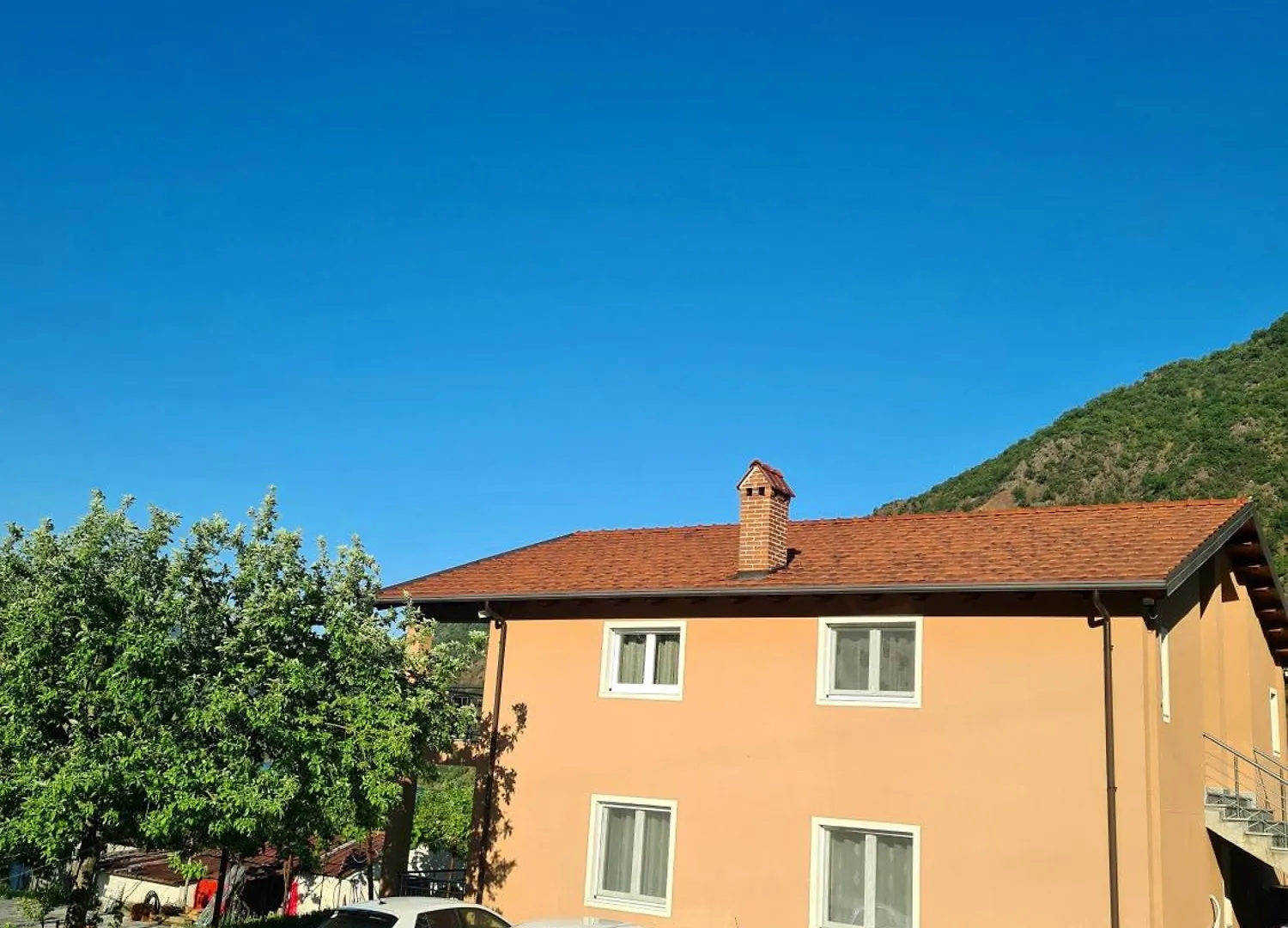 Borealis Guest House Koman