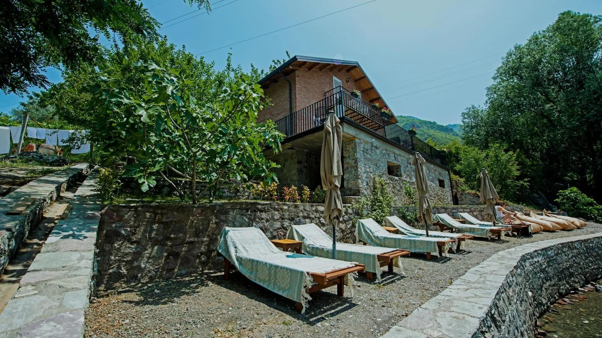 Borealis Guest House Koman