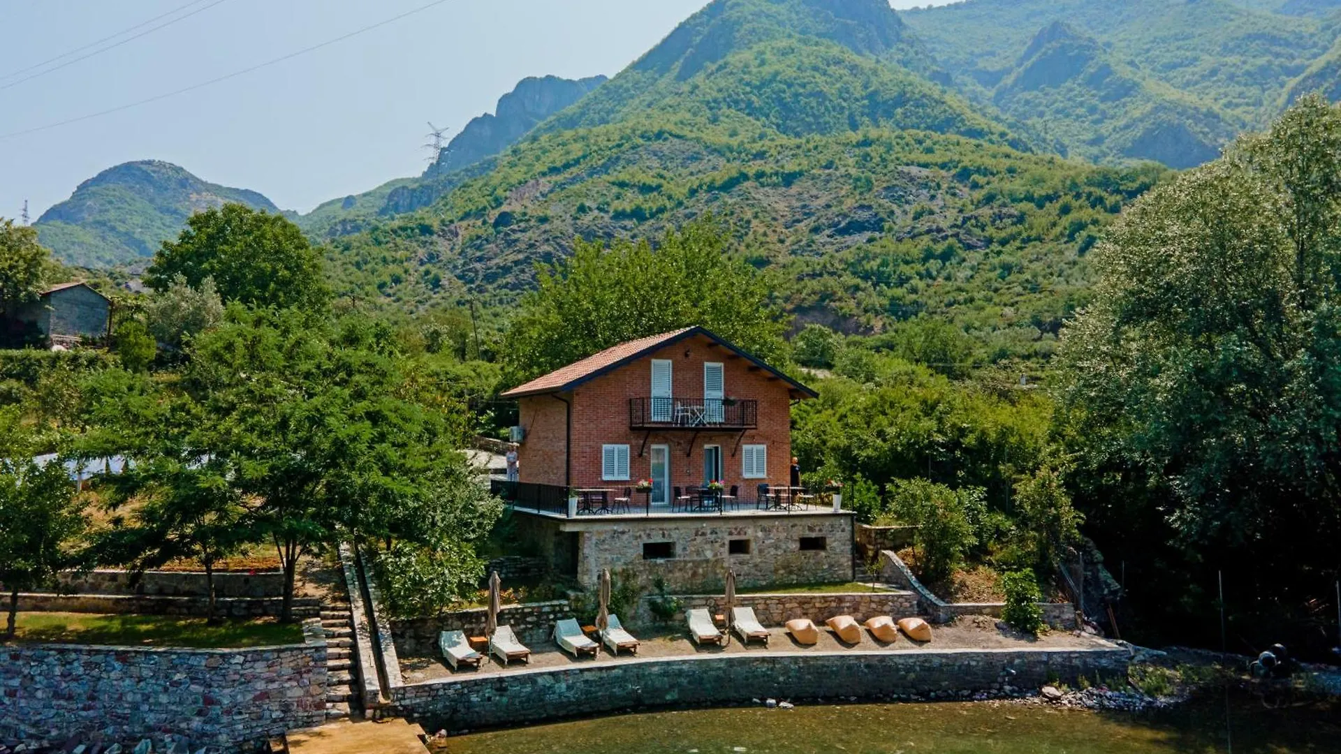 Borealis Guest House Koman 0*,  Albania