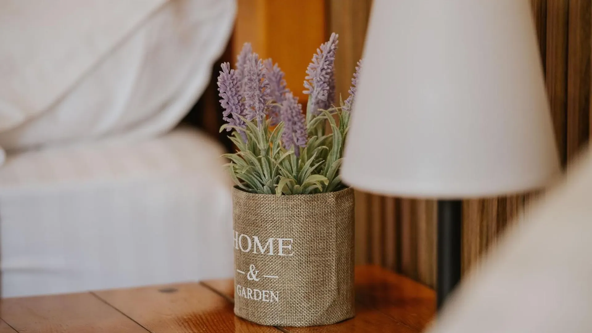 Borealis Guest House Koman