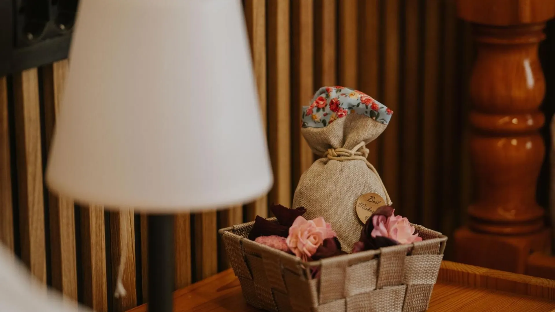 Borealis Guest House Koman