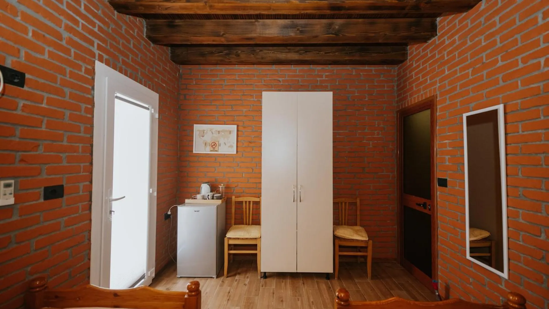 Borealis Guest House Koman 0*,