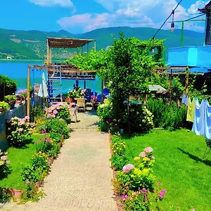 Bed & Breakfast Erda Lakeside, Lini